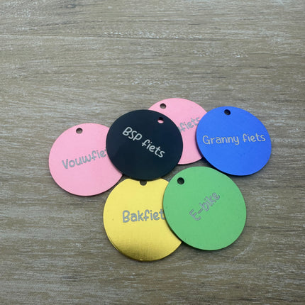 Llavero de aluminio redondo con tu nombre Ø35mm - Por unidad