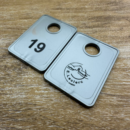 Fichas para guardarropa plateada  Tiffany 36x50 mm Personalizada - Por unidad
